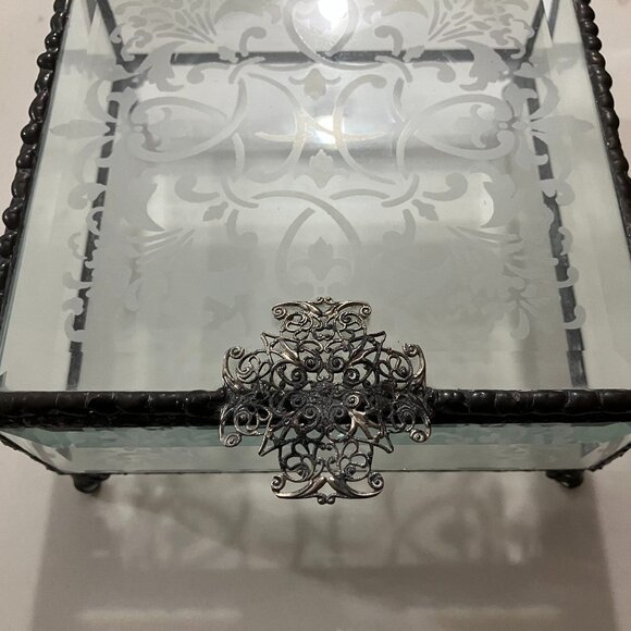 Hand-Etched Crystal Keepsake Box - Picture 2 of 5